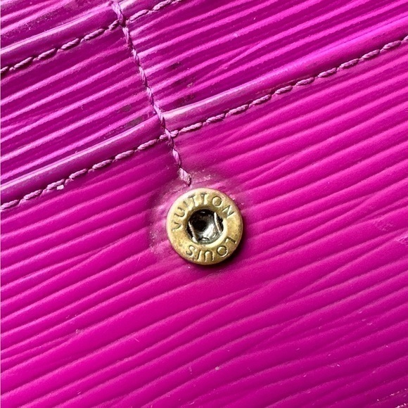 AUTHENTIC Louis Vuitton Monogram Sarah Wallet. Violet - Picture 9 of 15